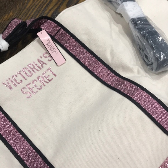 VS Weekender - Picture 2 of 3